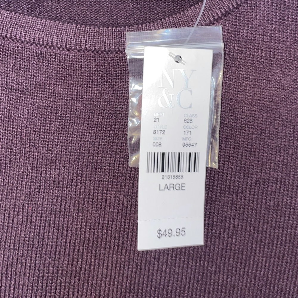 Sweater - Picture 6 of 6